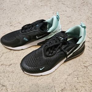 Nike Women's Black and Mint Athletic Shoes